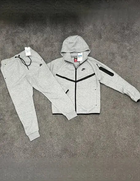 *AUTHENTIC * Nike Tech Fleece Tracksuit