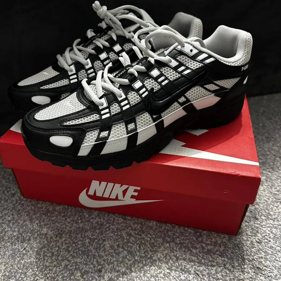 * AUTHENTIC * Nike P600s
