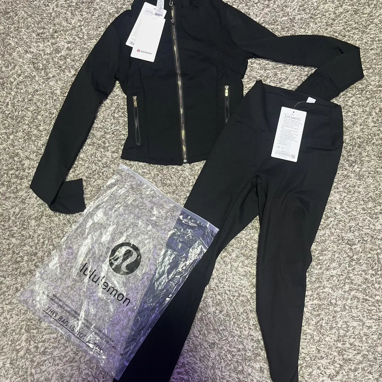* AUTHENTIC * Black/Gold Zip Lululemon Align Set
